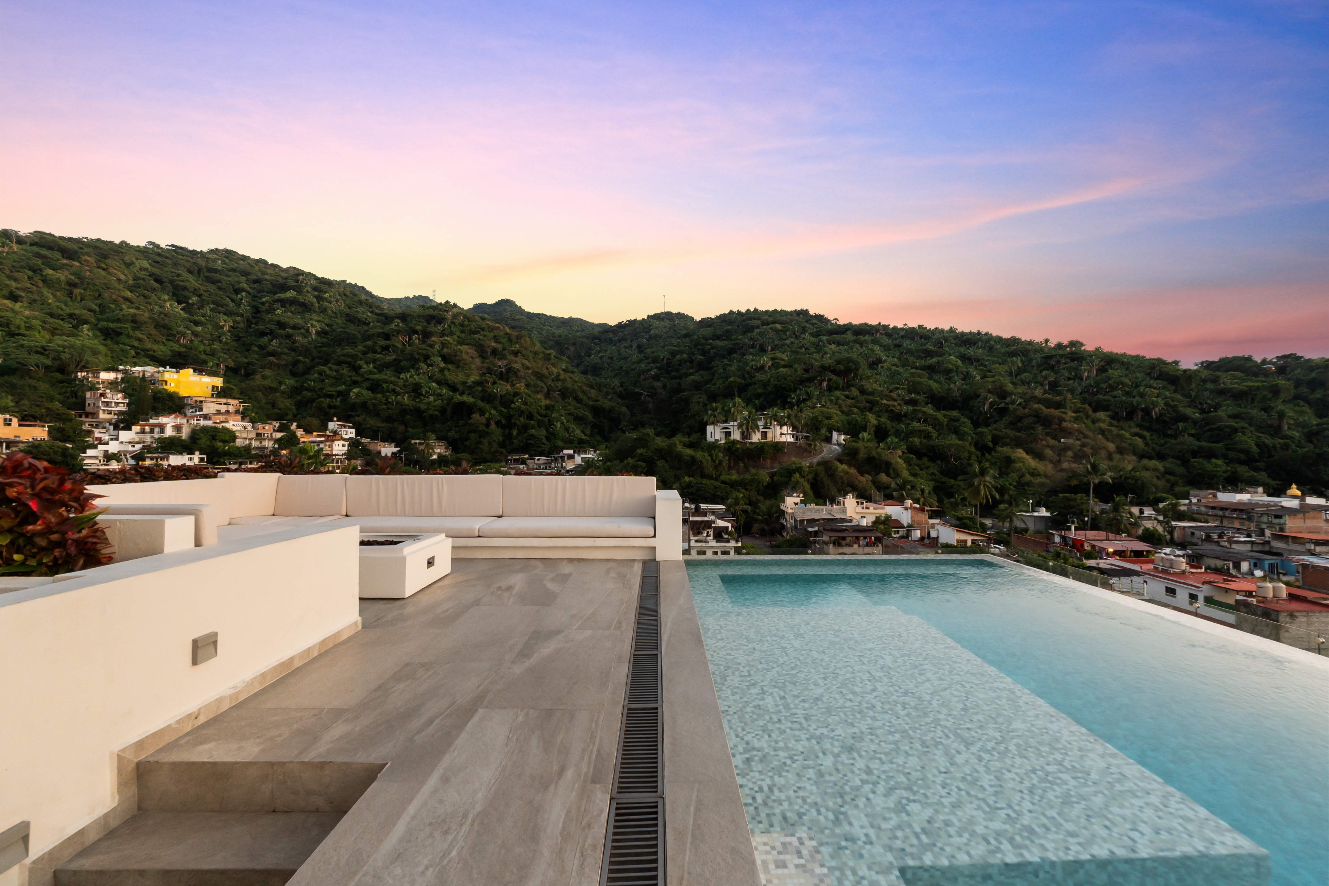 Terraza con alberca infinita, Puerto Vallarta