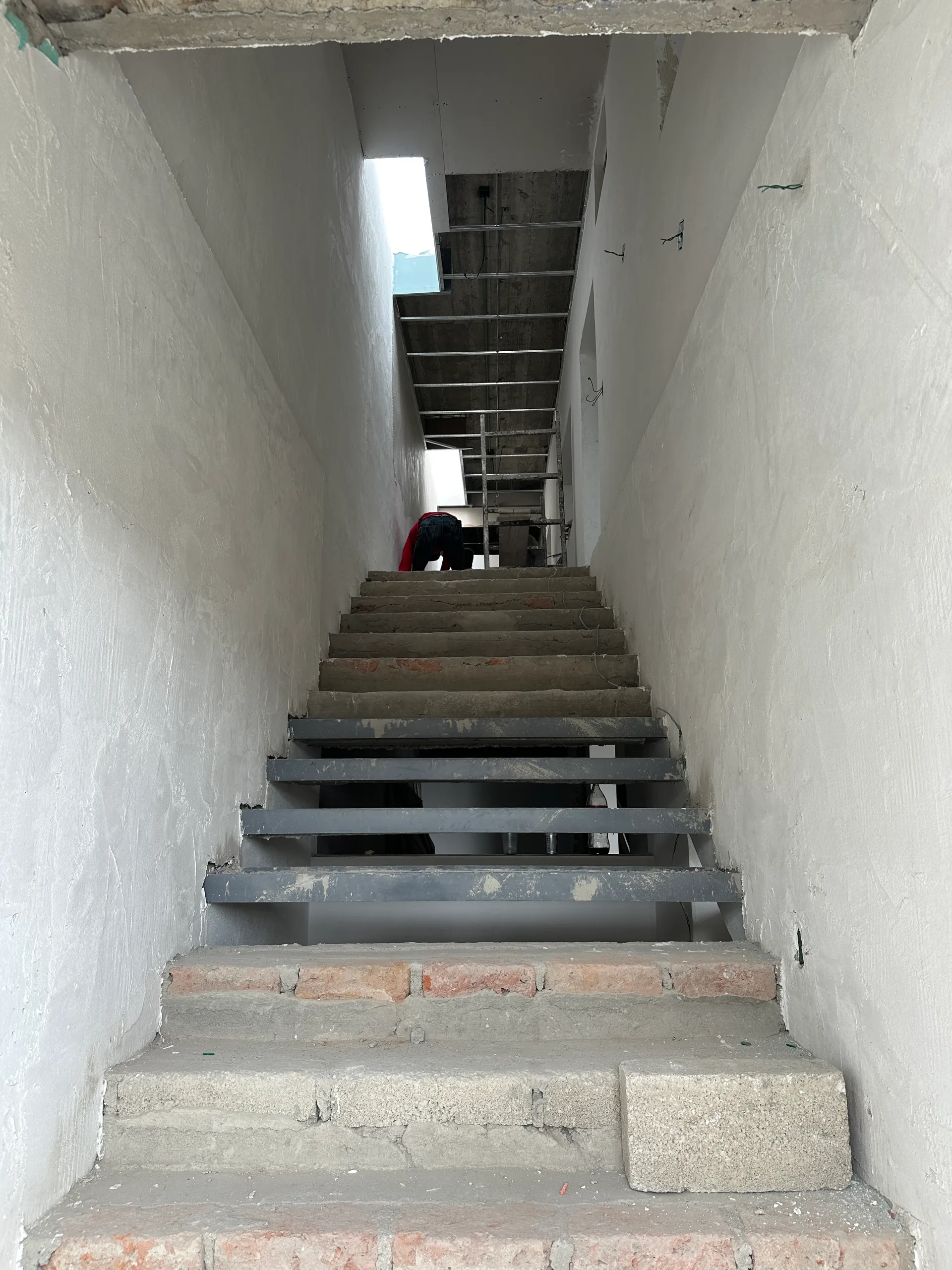 Colado de losa — trabajo estructural sobre el nivel superior del edificio