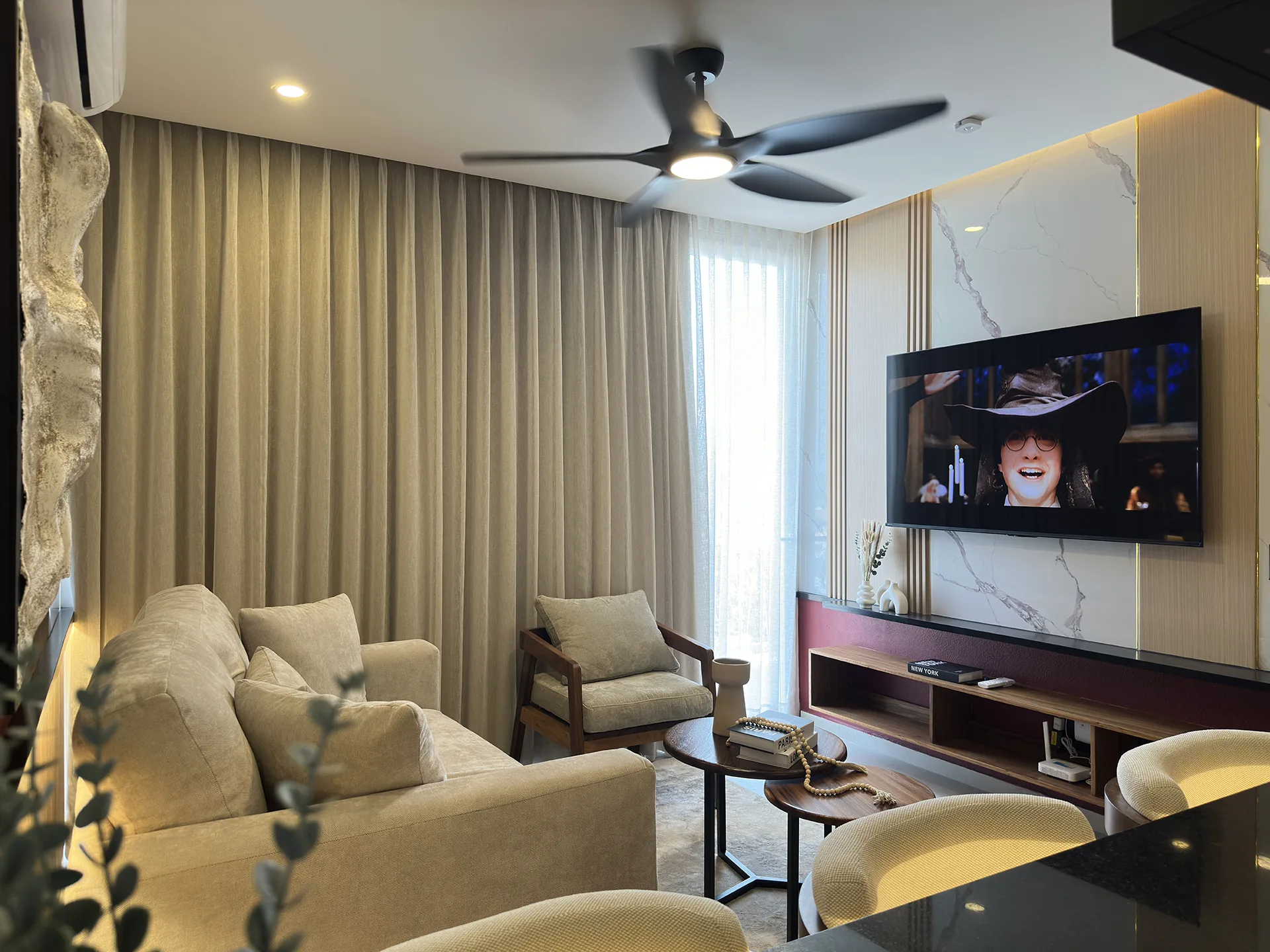 Sala — luz natural — Rosamorada H5