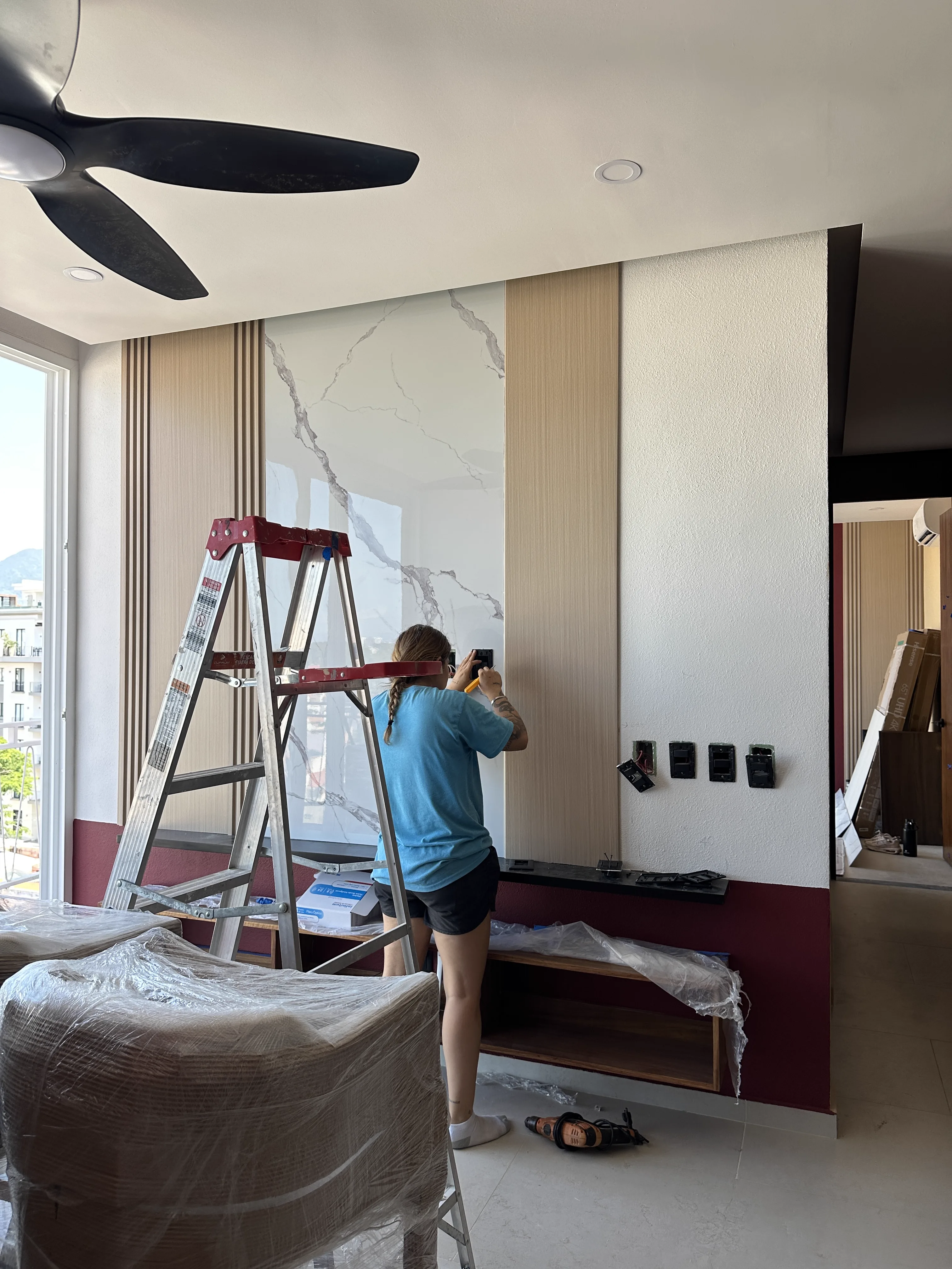 Instalación panel de mármol sintético