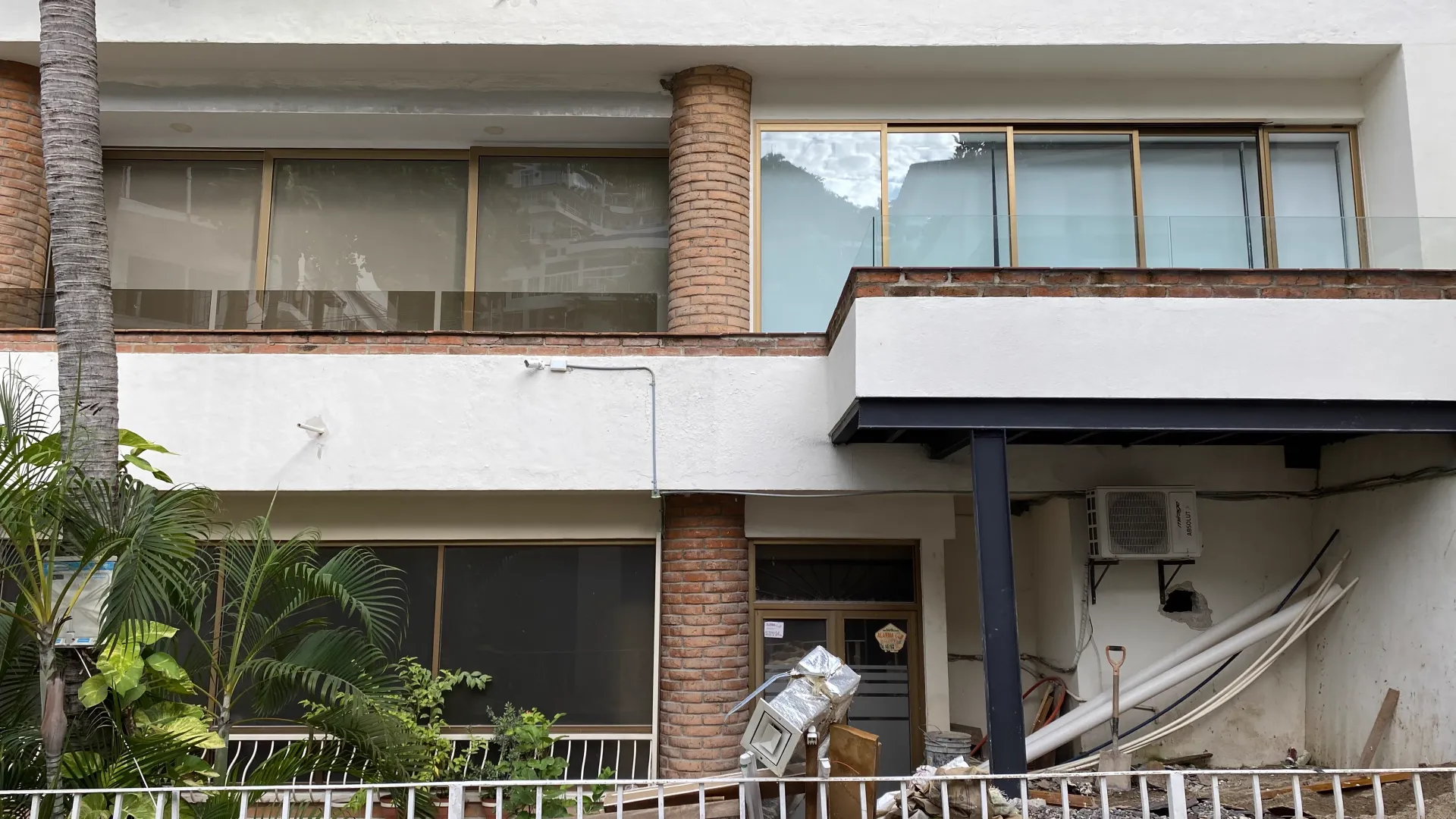 Scala 202, inicio de obra, apertura para el balcón